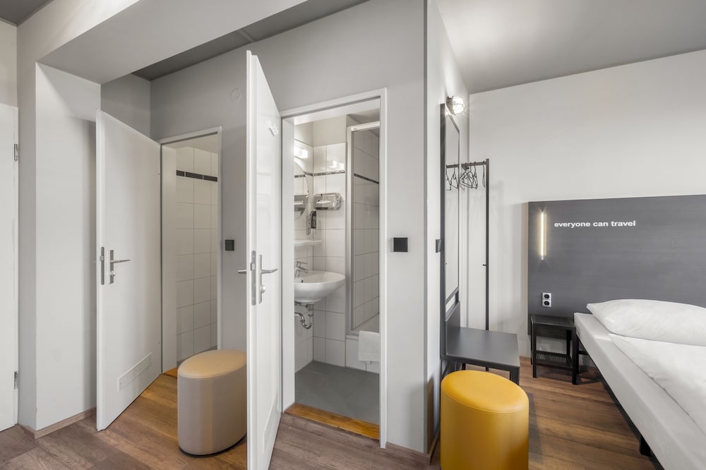 Quadruple Room - Photo 6
