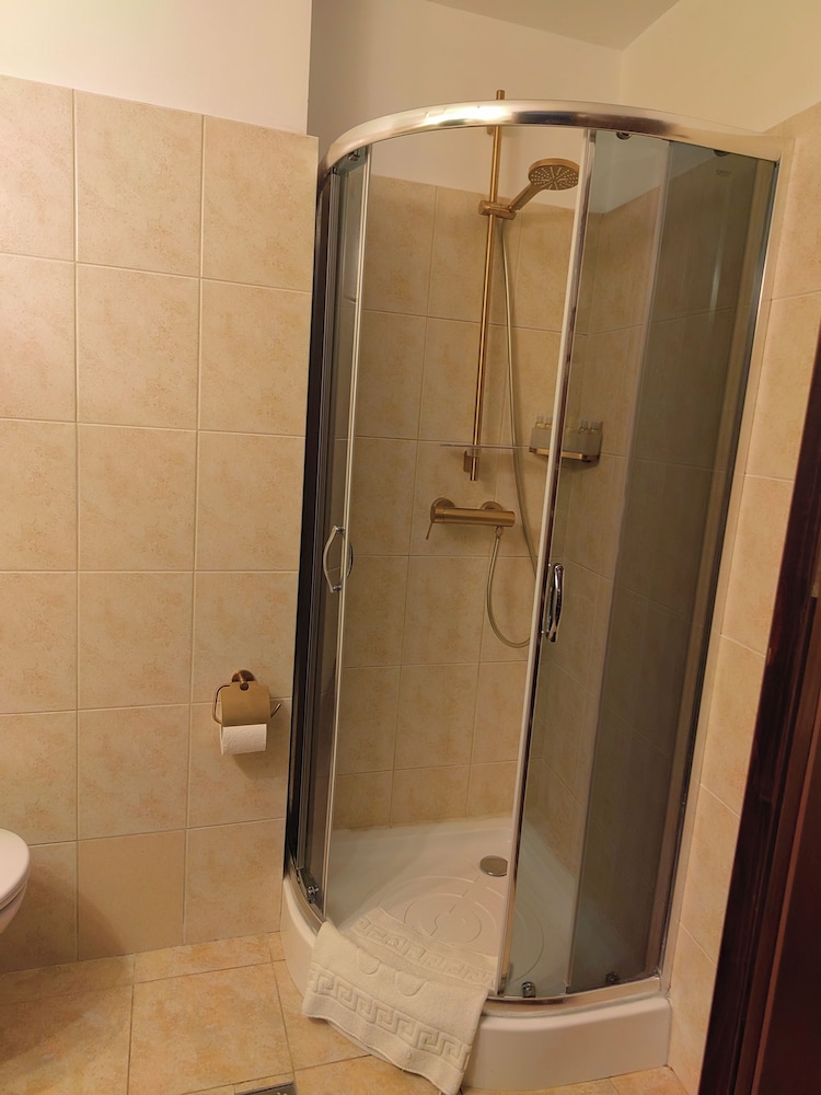 Queen Room - Photo 3