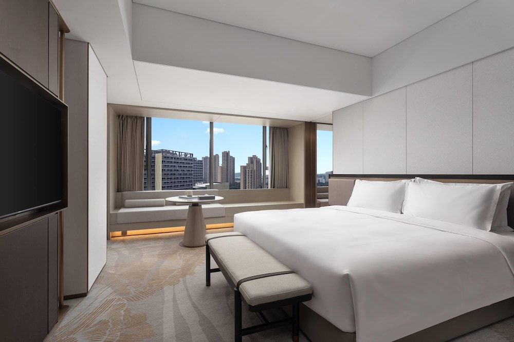 Executive Suite, 1 King Bed, Non Smoking