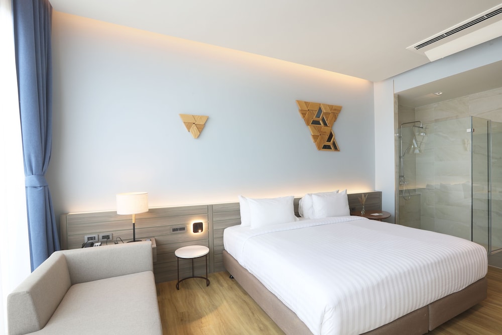 Deluxe Room, Terrace - Photo 4