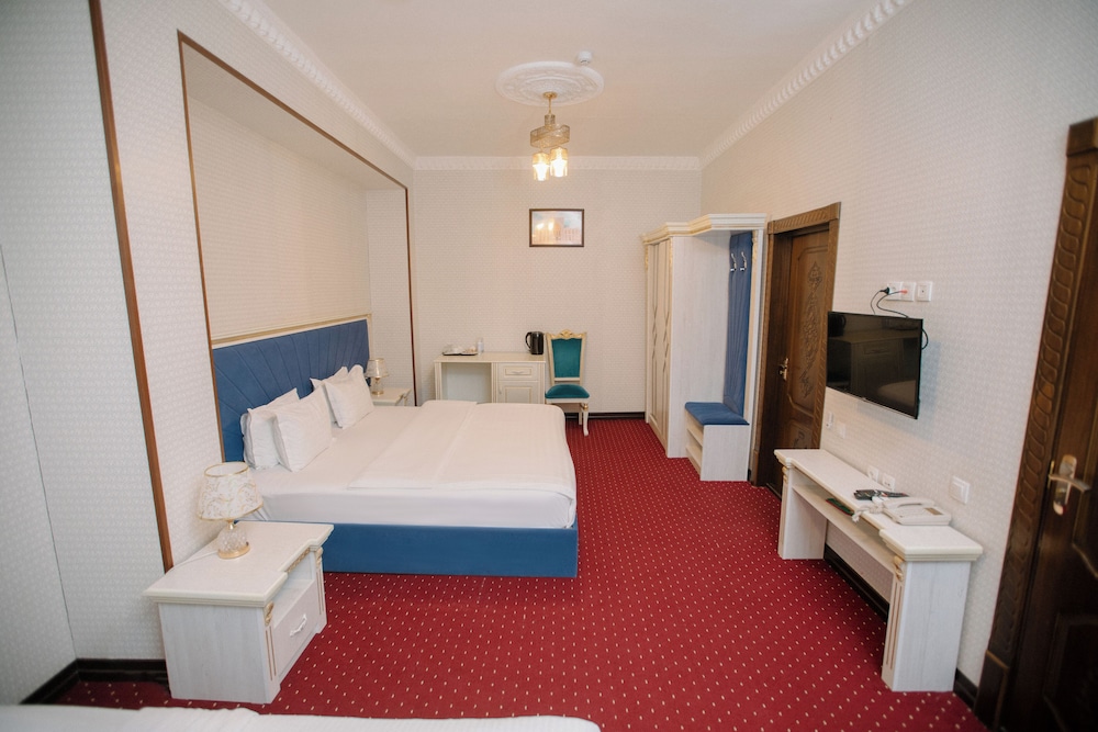 Deluxe Triple Room photo 2