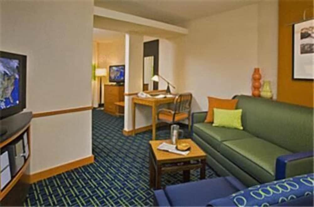 Executive Suite, 1 King Bed - Photo 4