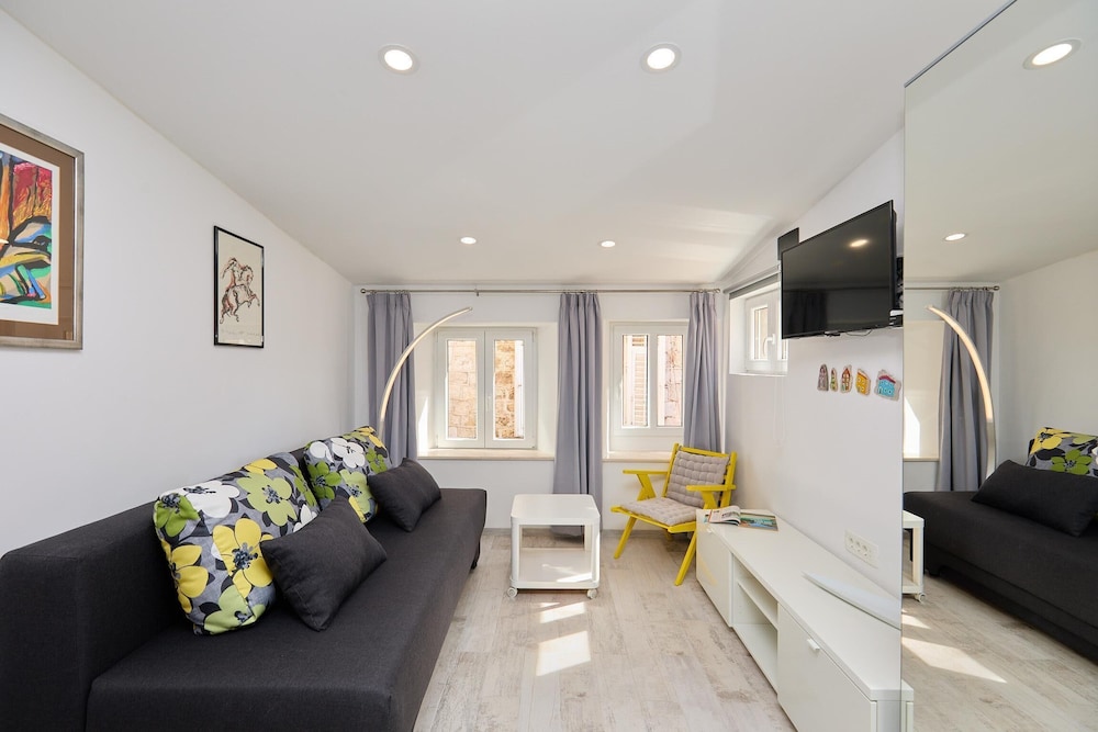 Apartment (2 Bedrooms)