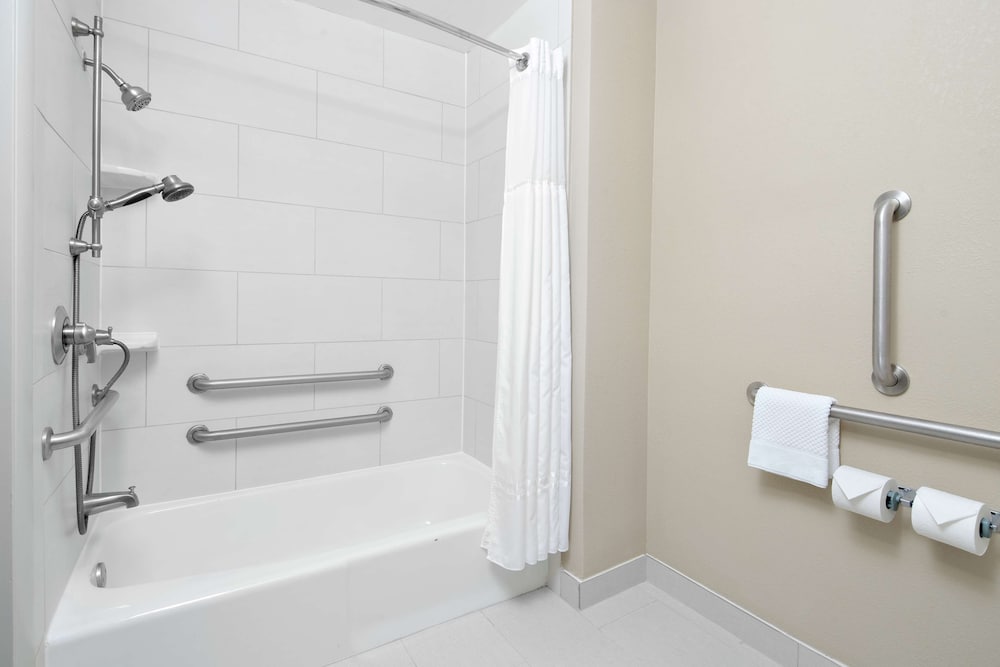 Suite, 1 King Bed, Accessible (Wet Bar) - Photo 5