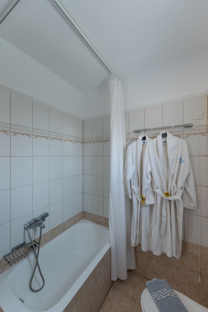 Superior Double Room - Photo 2