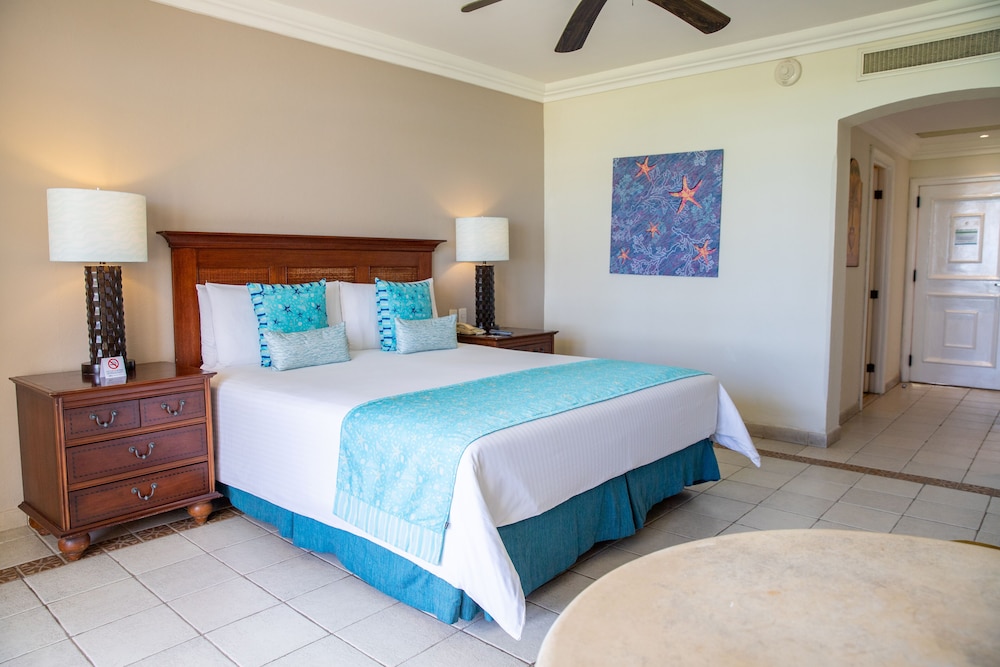 Deluxe Room, 1 King Bed, Garden View - Photo 5