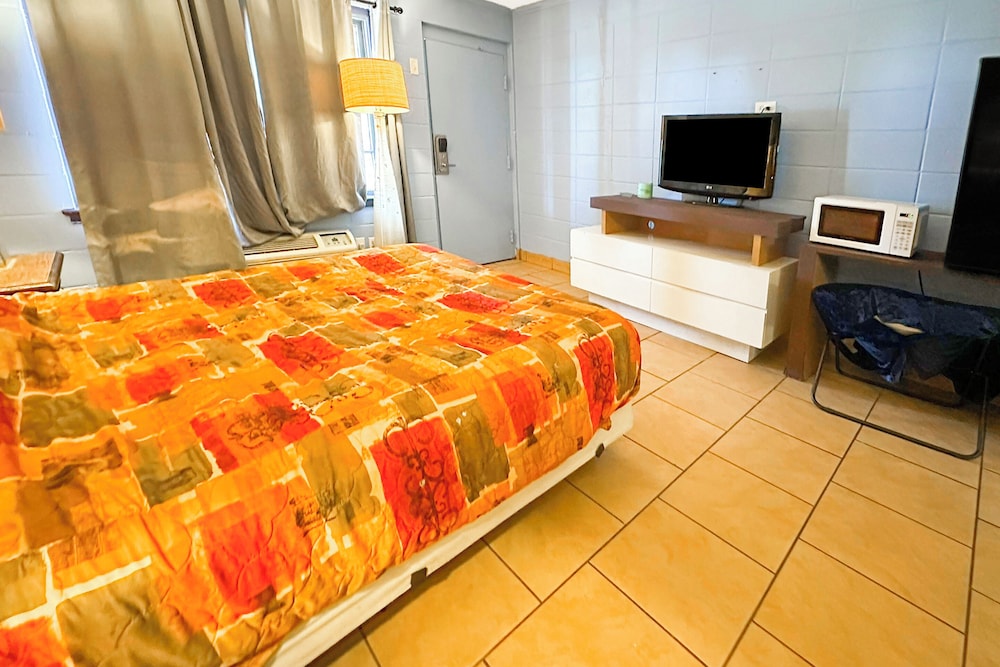 Family Room, 2 Double Beds - Photo 5