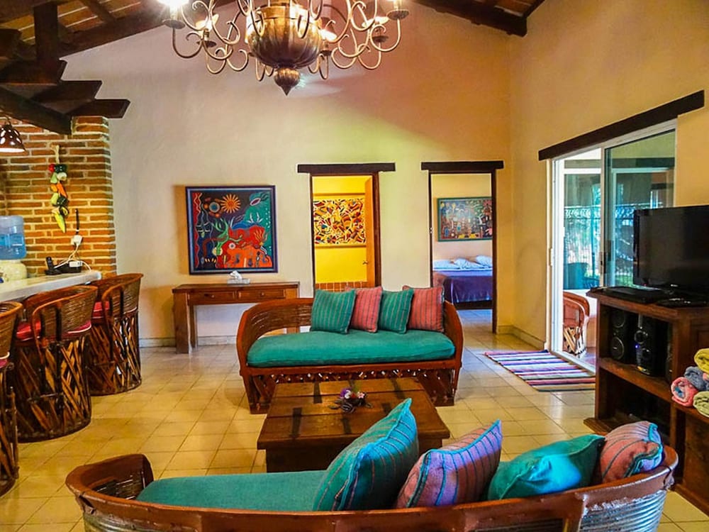 Luxury Townhome, 2 Bedrooms photo 3