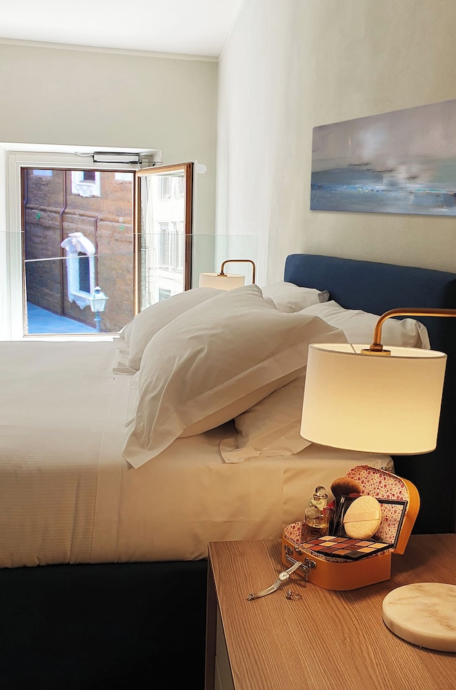 Deluxe Apartment, City View