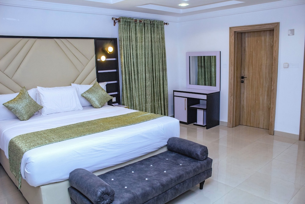 Royal Studio Suite
