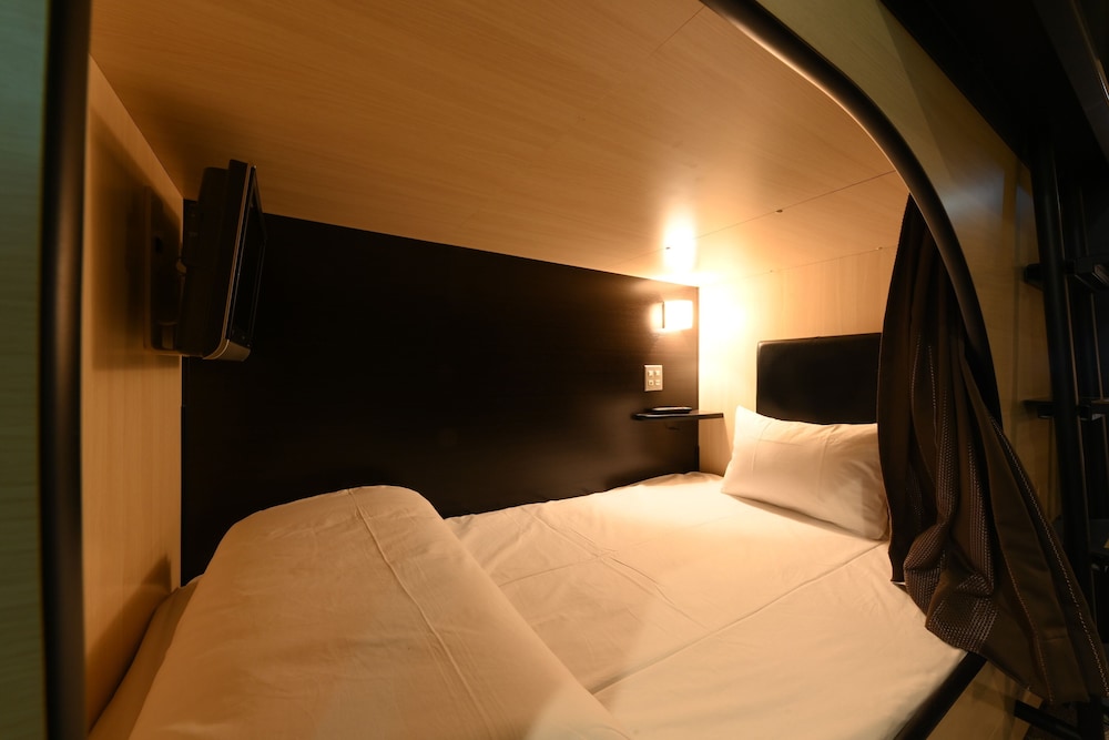 Standard Cabin-Upper Level, Non Smoking[MenOnly]Includes a ¥1500 coupon redeemable at the restaurant