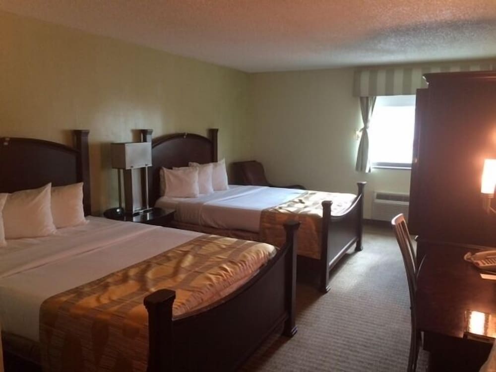 Deluxe Room, 2 Queen Beds photo 2