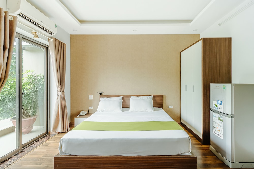 Suite Double Room with Balcony Garden View photo 3