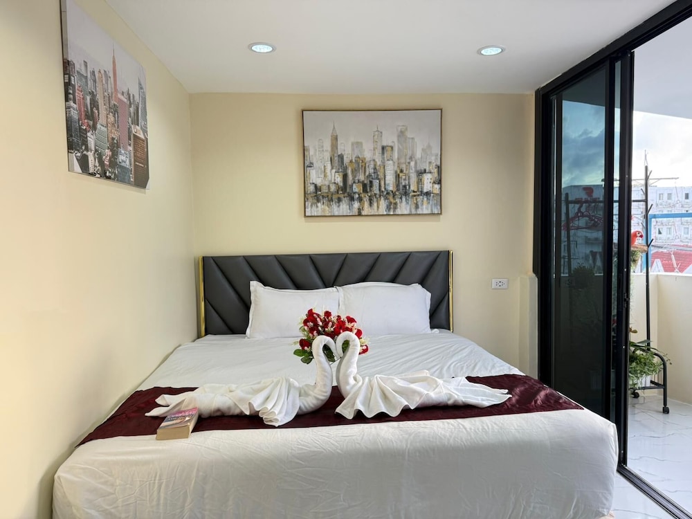 Premium Room, 1 King Bed, Mountain View
