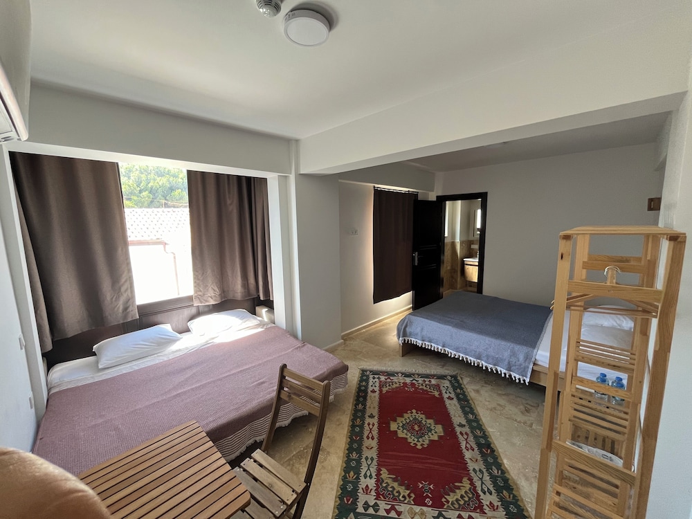 Exclusive Suite, 1 Queen Bed with Sofa bed, Garden View