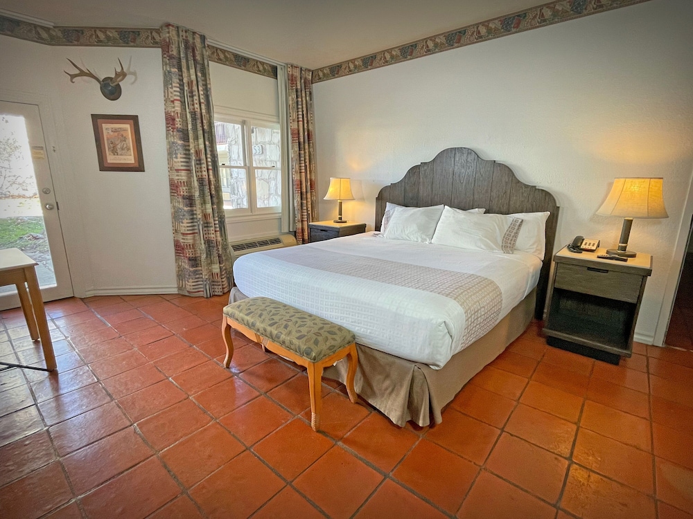Suite, 1 King Bed