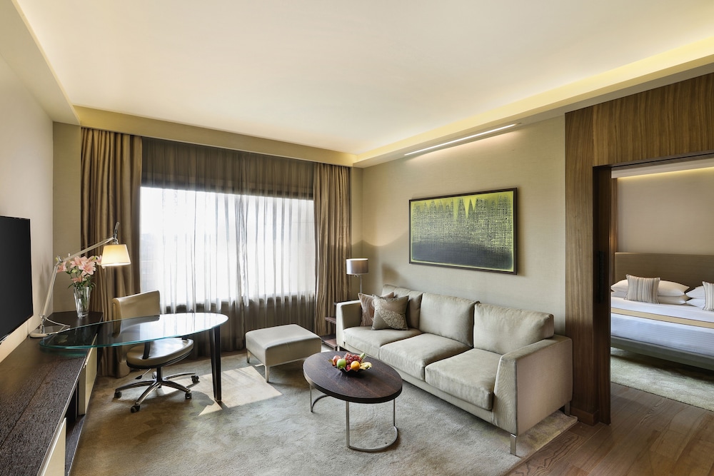 Executive Suite (Regency) - Photo 3