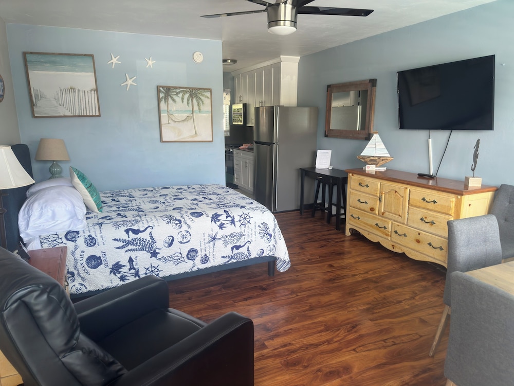 Junior Studio Suite, 1 Queen Bed