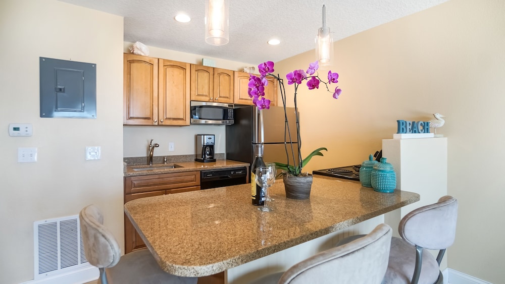 Deluxe Suite, Beachfront photo 2