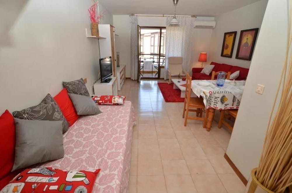Family Apartment, 2 Bedrooms photo 2