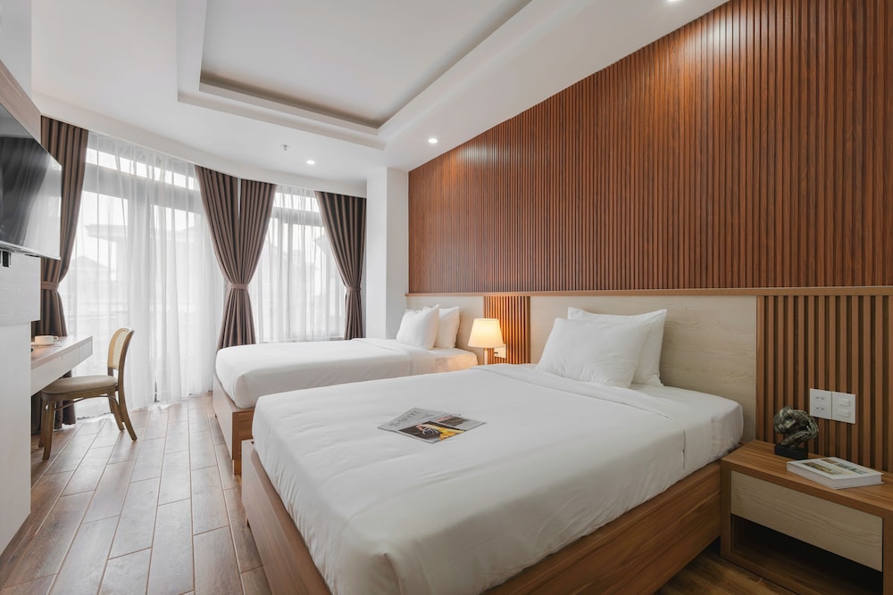 Executive Quadruple Room, Balcony, City View