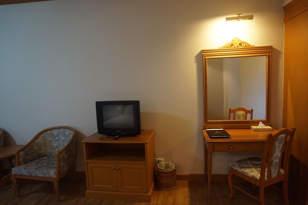 Deluxe Twin Room photo 3