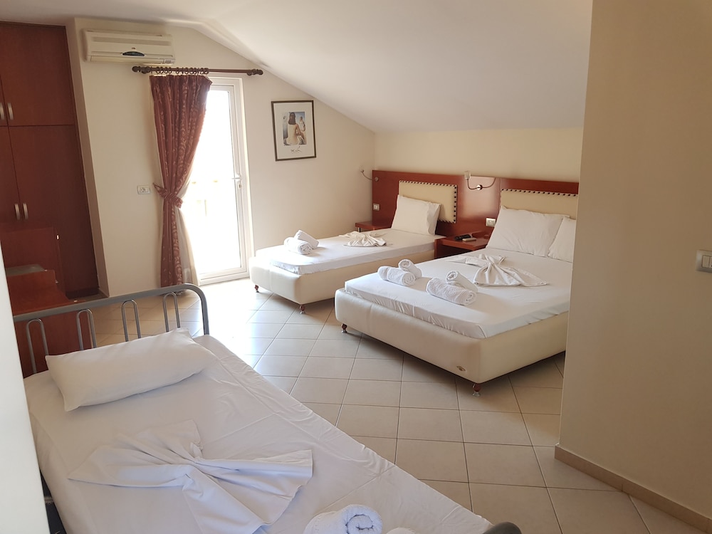 Comfort Triple Room, 1 Bedroom, Non Smoking, City View
