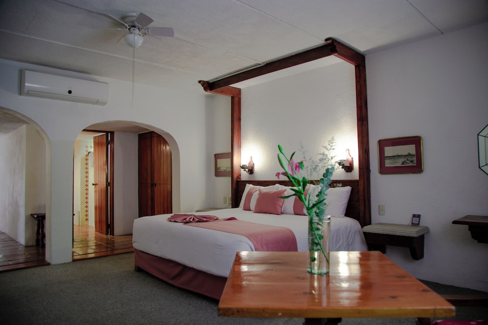 Junior Suite, 1 King Bed - Photo 6