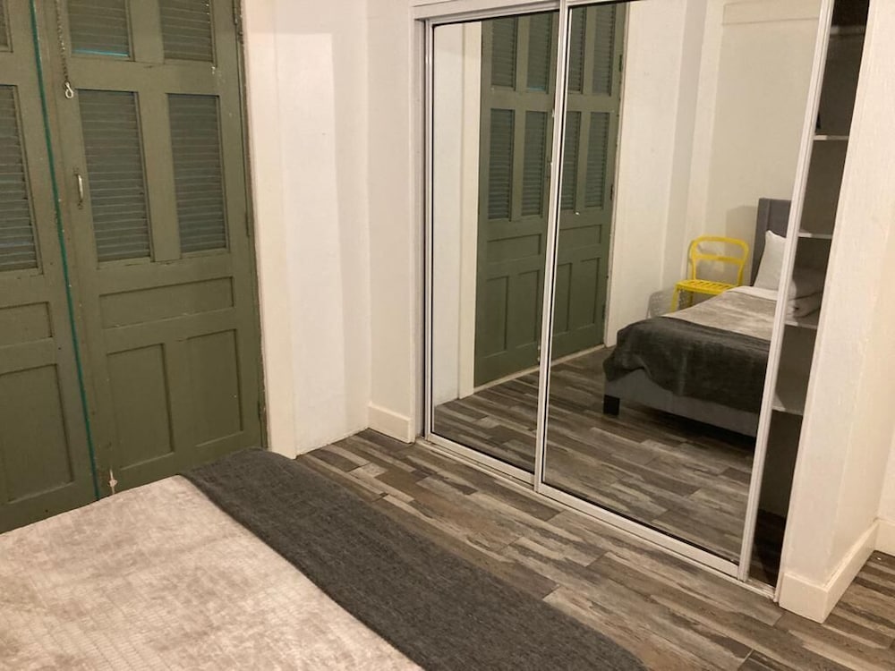 Basic Apartment photo 1