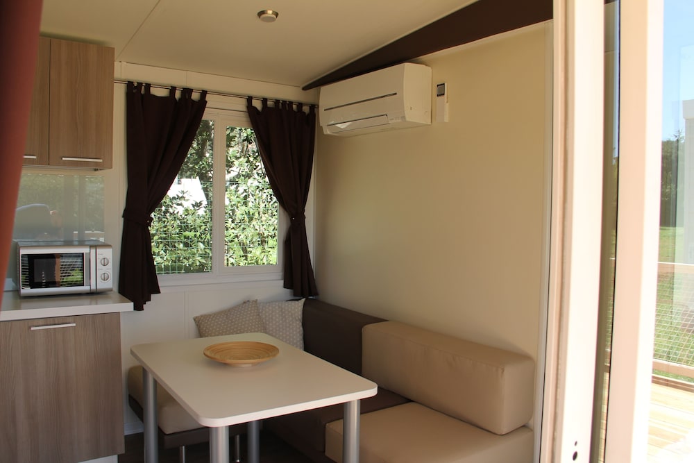 Standard Mobile Home, 2 Bedrooms