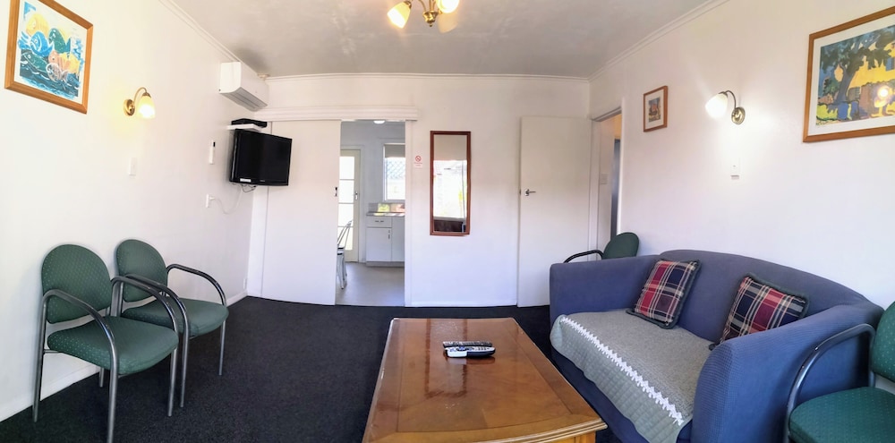Two Bedrooms Family Unit (Unit 4) photo 1