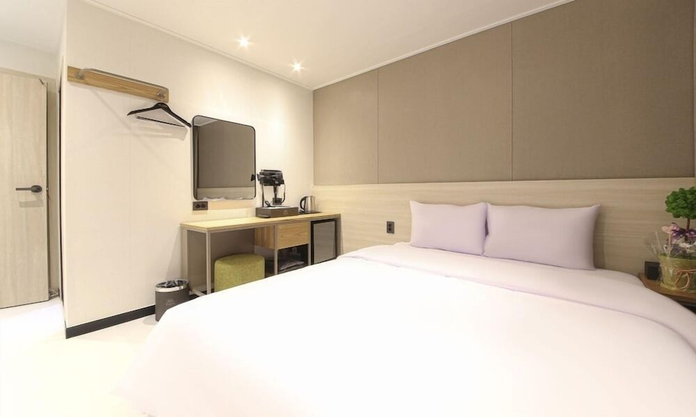 Economy Double Room photo 2