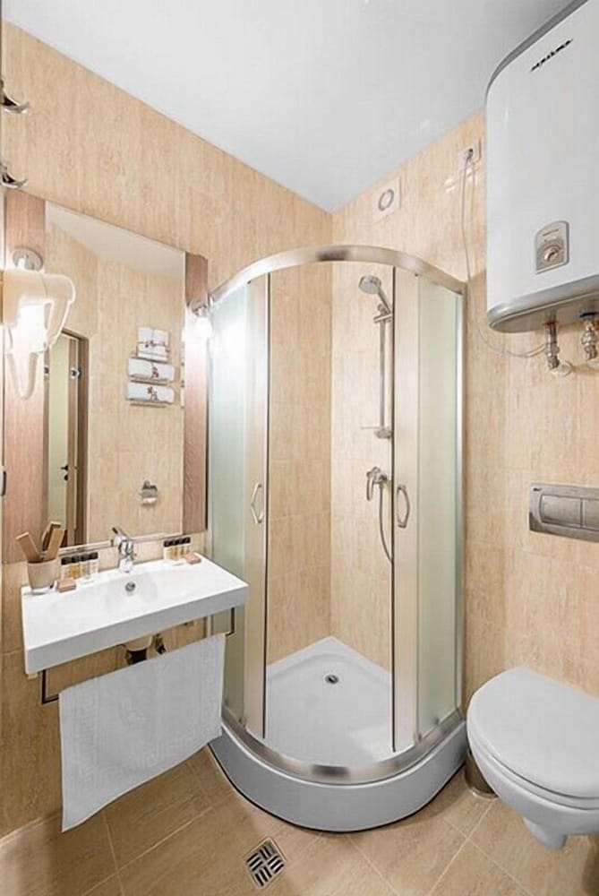 Standard Double or Twin Room photo 3