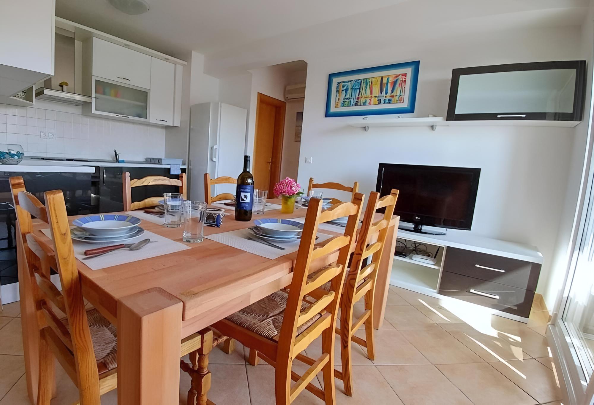 Apartment (Ennio - free parking - A1(6+2))