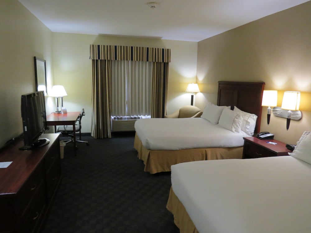 Suite, Multiple Beds - Photo 5