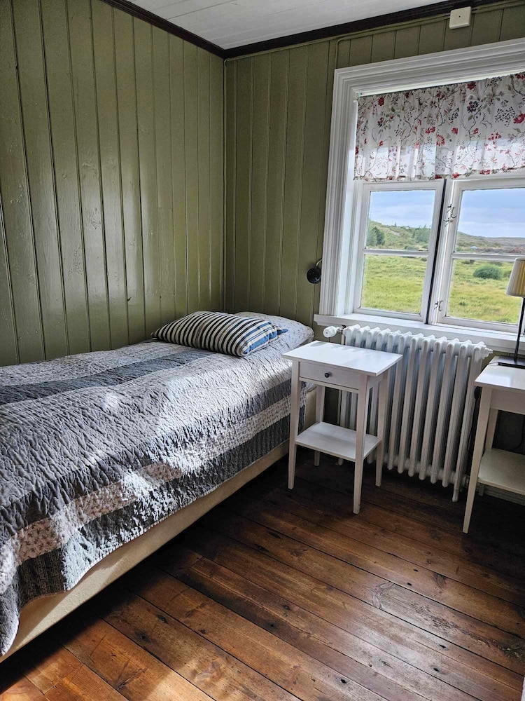 Standard Twin Room, Shared Bathroom