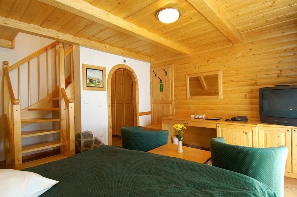 Suite, 1 Bedroom photo 2