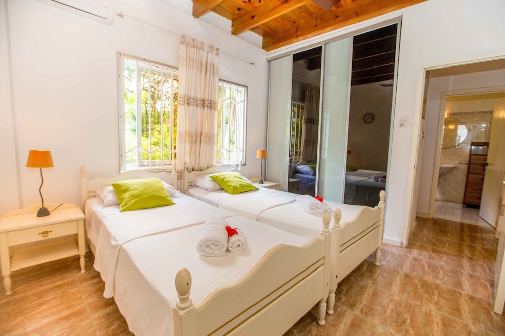 Basic Twin Room, 2 Twin Beds, Garden View