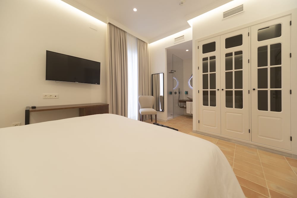 Comfort Double Room, 1 Queen Bed photo 2