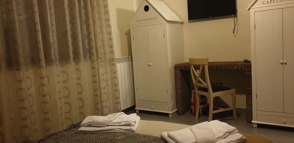 Superior Quadruple Room, Multiple Beds, Accessible photo 1