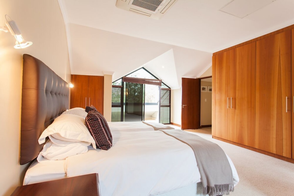 Standard House photo 2