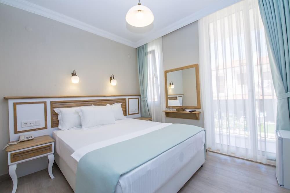 Basic Double Room, Garden View photo 2