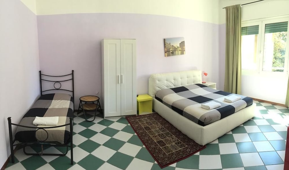 Classic Triple Room, Balcony
