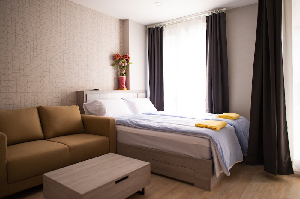 Business Apartment, 1 Queen Bed, Non Smoking, Courtyard View photo 1