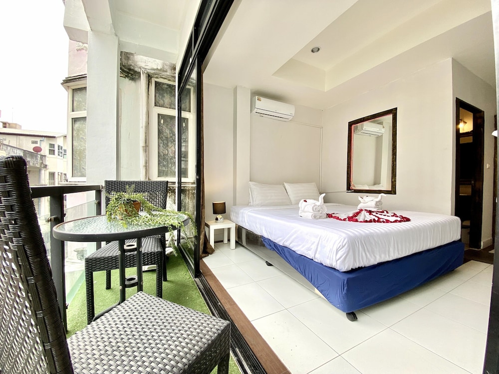 Deluxe Double Room, Balcony - Photo 4
