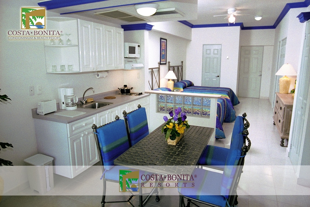 Junior Suite, 2 Double Beds, Garden View photo 2