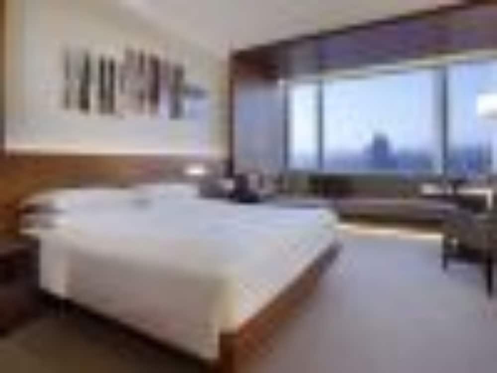 Club Room, 1 King Bed (Club Access)