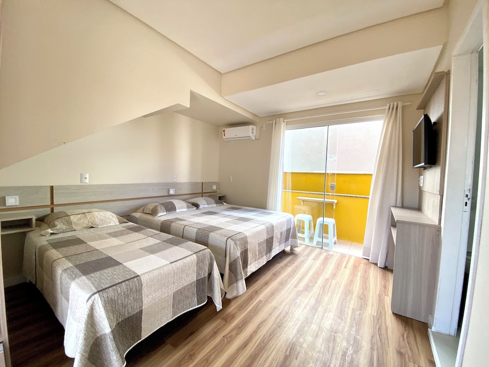 Family Room, 1 Bedroom
