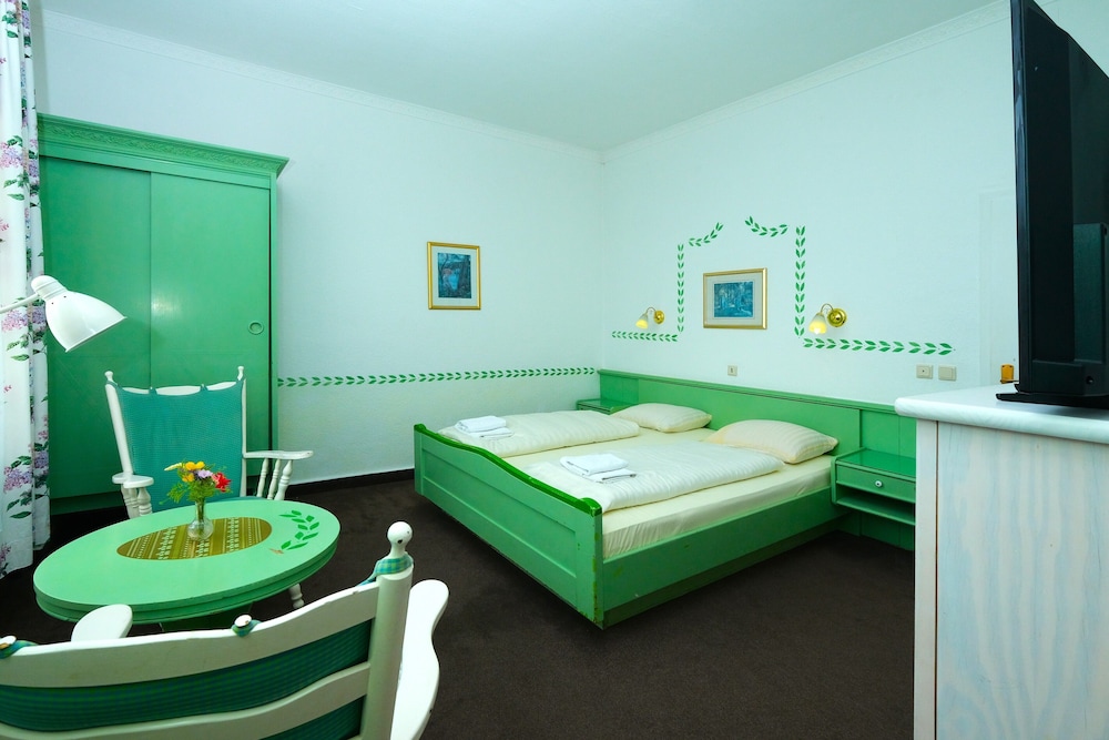 Standard Double Room - Photo 1