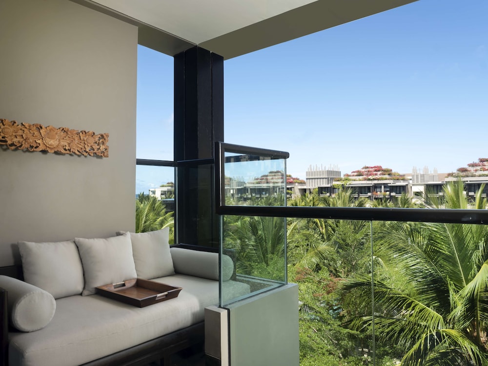 Deluxe Room, 1 Bedroom, Balcony, Garden View (Ocean Court) - Photo 5